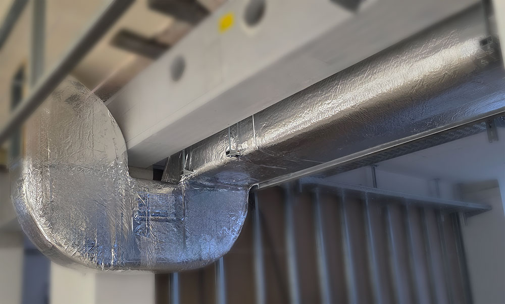 Ventilation lamella insulation